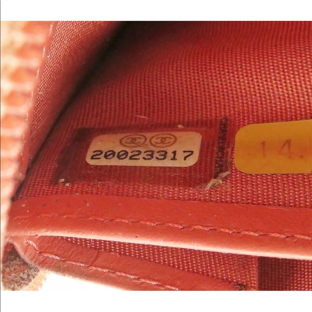 ๐ CAVIAR ๐ zippy chanel wallet - Picture 2 of 16